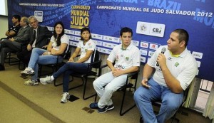 Atletas da Seleção Brasileira em Salvador, divulgando o Campeonato Mundial